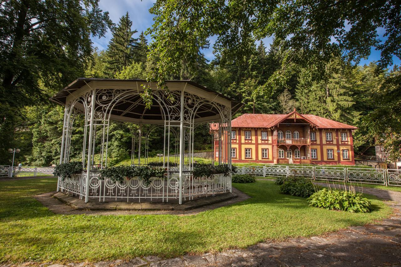 Reva Hotel Janske Lazne Exterior foto